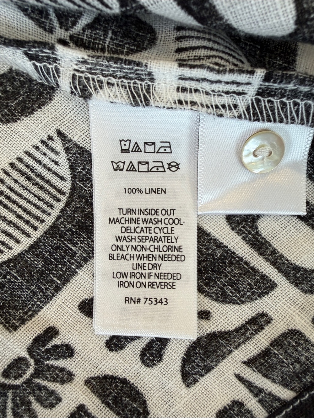 100% Linen Nicole Miller Geometric Button Front Top - Picture 4 of 6